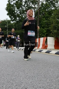 Runner Photo 4304198
