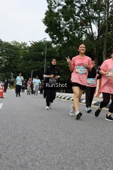 Runner Photo 4304200