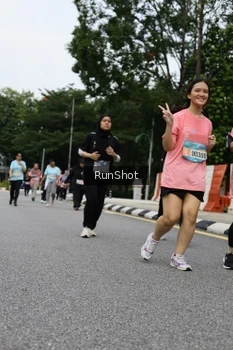 Runner Photo 4304201