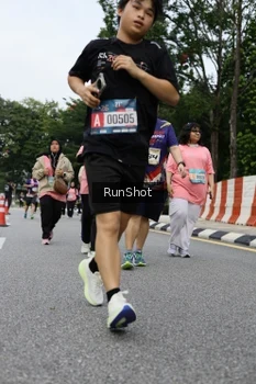 Runner Photo 4304216