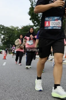 Runner Photo 4304221