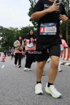 Runner Photo 4304222
