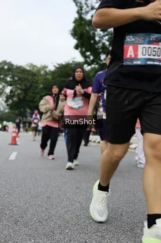 Runner Photo 4304224