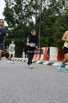 Runner Photo 4304225