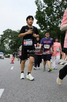 Runner Photo 4304229