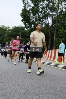 Runner Photo 4304240