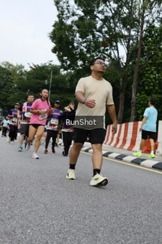 Runner Photo 4304242