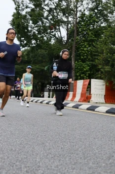 Runner Photo 4304243