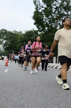 Runner Photo 4304248