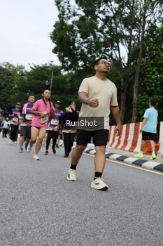 Runner Photo 4304250