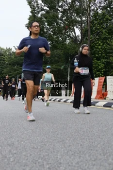 Runner Photo 4304253