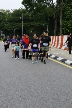 Runner Photo 4304260