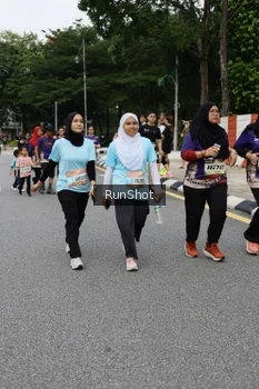Runner Photo 4304261