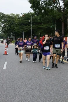 Runner Photo 4304266