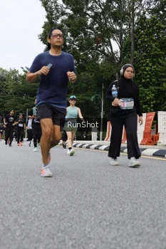 Runner Photo 4304281