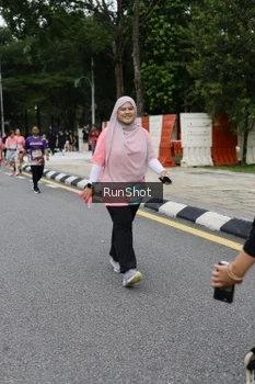 Runner Photo 4304291