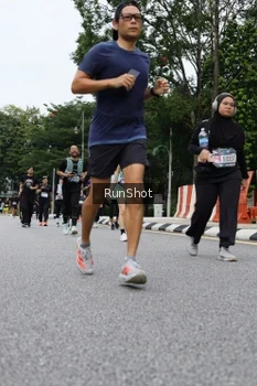 Runner Photo 4304292