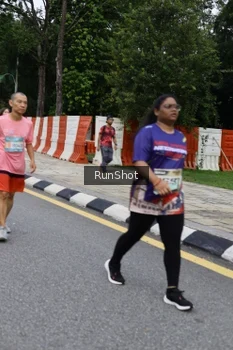 Runner Photo 4304299
