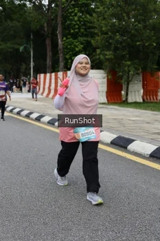 Runner Photo 4304300