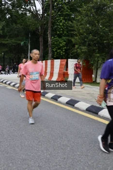 Runner Photo 4304302