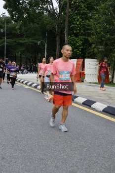 Runner Photo 4304307