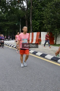Runner Photo 4304311
