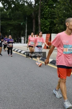 Runner Photo 4304315