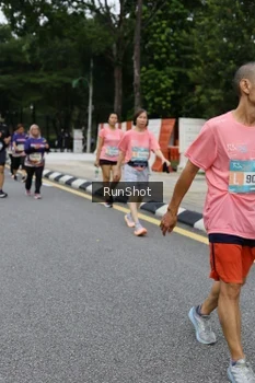 Runner Photo 4304318