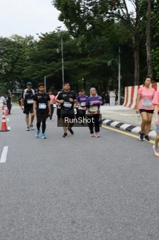 Runner Photo 4304322