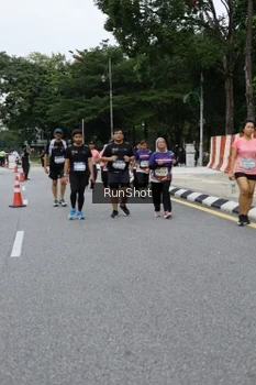 Runner Photo 4304323