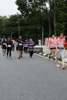 Runner Photo 4304324