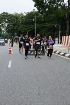 Runner Photo 4304325