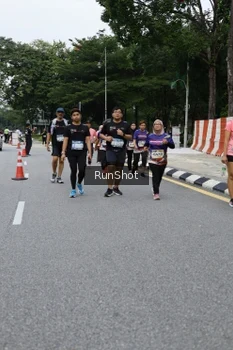 Runner Photo 4304330