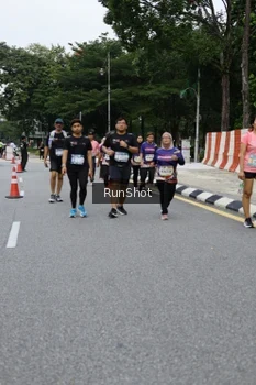 Runner Photo 4304332