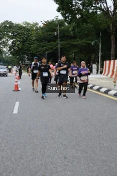 Runner Photo 4304333