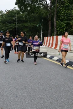 Runner Photo 4304334