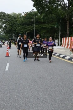 Runner Photo 4304336