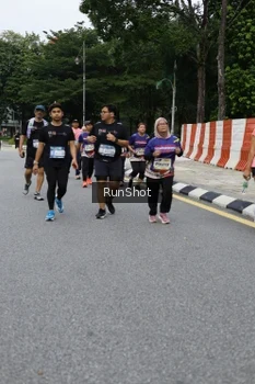 Runner Photo 4304340