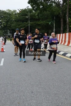 Runner Photo 4304341