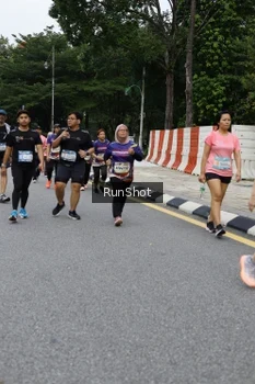 Runner Photo 4304342