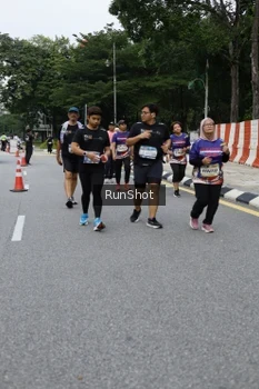 Runner Photo 4304346