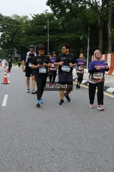 Runner Photo 4304350