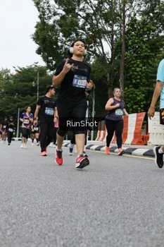 Runner Photo 4304355