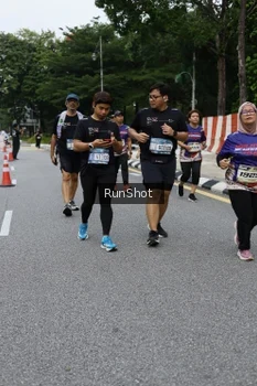Runner Photo 4304356
