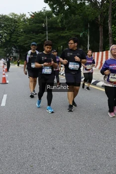 Runner Photo 4304357