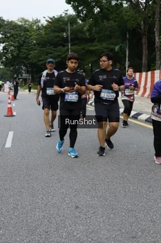 Runner Photo 4304358