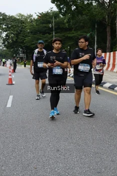 Runner Photo 4304359
