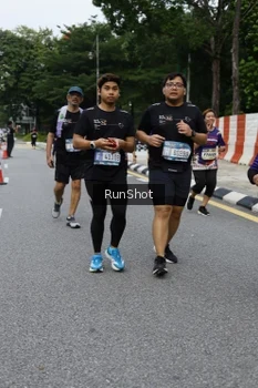 Runner Photo 4304362