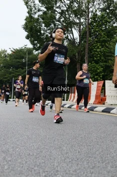 Runner Photo 4304363