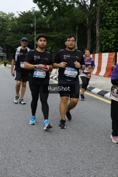 Runner Photo 4304364